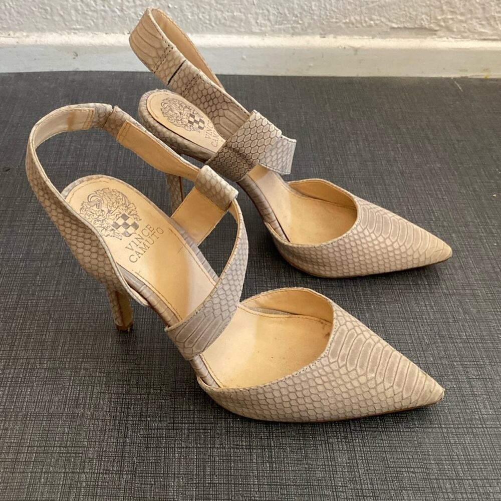 Vince Camuto Calin nude cream snake print leather strappy heels, size 8